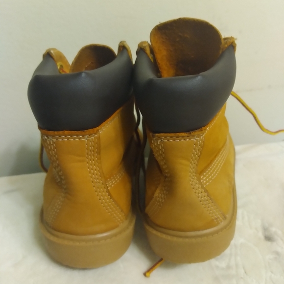 KIDS Tan Lace-Up Timberland Boots Size 11, Measures 6 Inches Inside - Picture 4 of 16